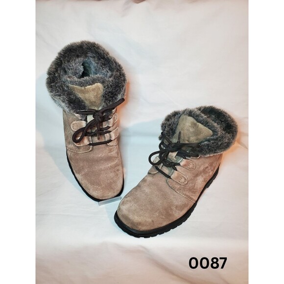 Cobbie Cuddlers Womens Faux Fur-Lined Tan Suede Winter Boots 0087 - Picture 2 of 7